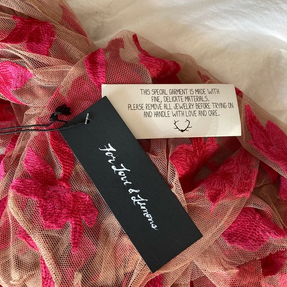 Nude mesh embroidered dress - Picture 6 of 11